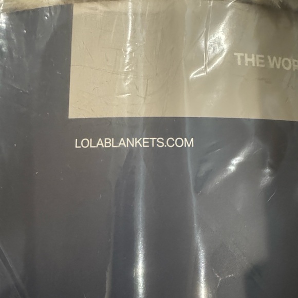 Lola Blankets/Plush Faux Fur Blanket/Throw/Size L/Tan/Cream/NEW! SEALED/NIB! - Picture 9 of 16